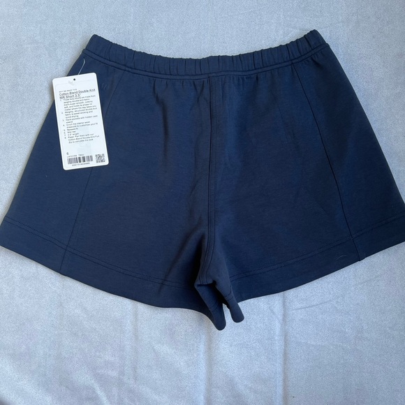 NWT Lululemon cotton blend double knit mid rise short - Picture 2 of 2